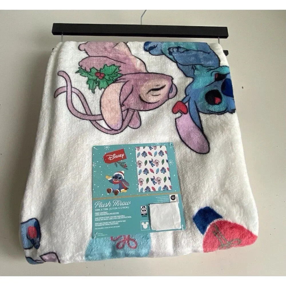 Disney Stitch & Angel Mistletoe Christmas Lights Soft Throw Blanket 50 X 70” NEW